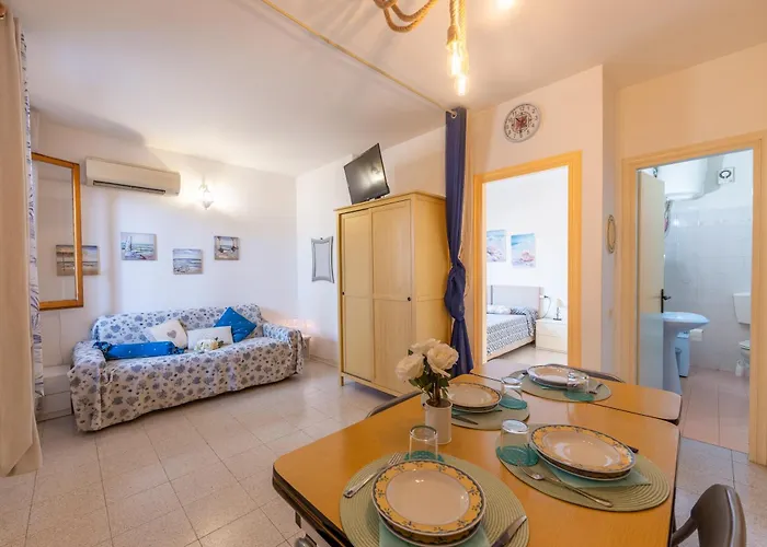 Apartamento Lovely With Terrace Porto Azzurro